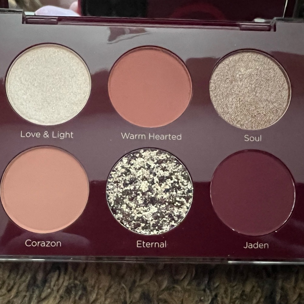Unconditional Palette by Dominque
